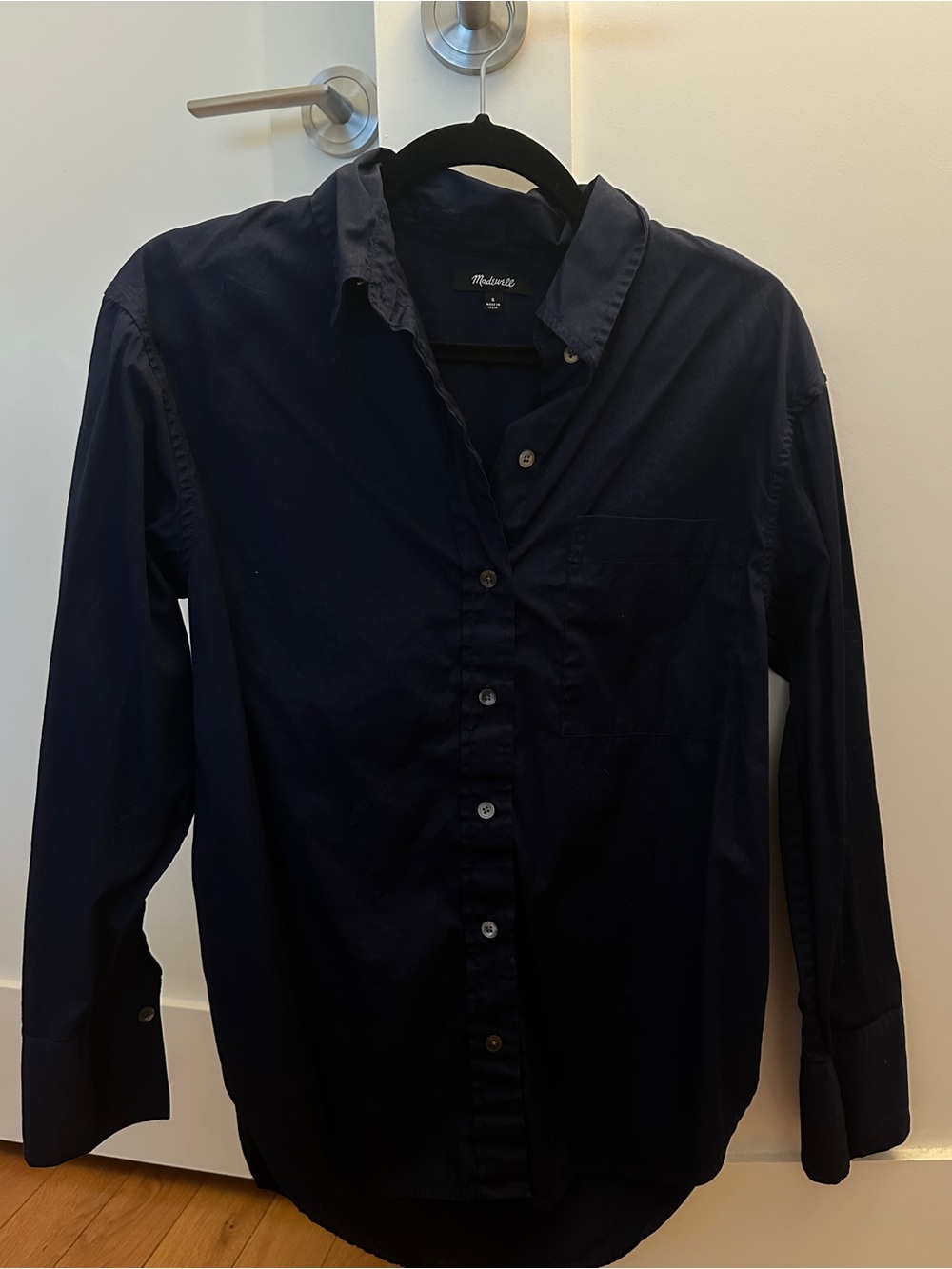 Madewell Women’s Relaxed Button-Front Shirt in Poplin in Navy